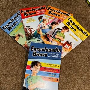 Box set like new Encyclopedia Brown Book Set - detective kids children’s reading